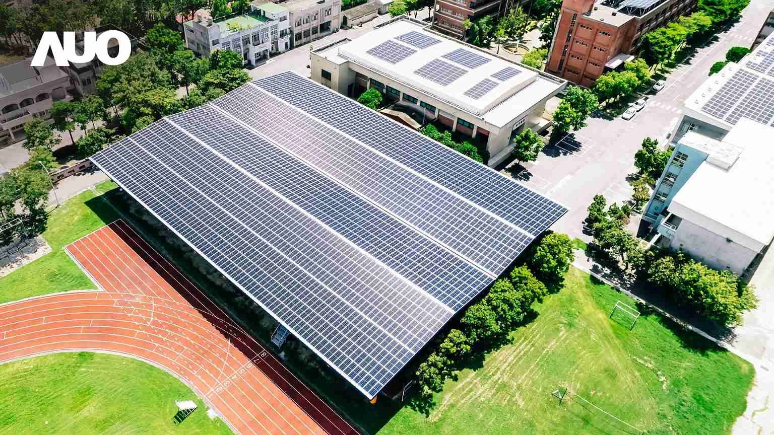 人生就是博SunSteel光电整合型浪板具备快速安装、、、、轻量化优势，，可提升15%发电效能，，，，通过国际IEC与台湾VPC认证安全、、防漏、、、、耐候标准